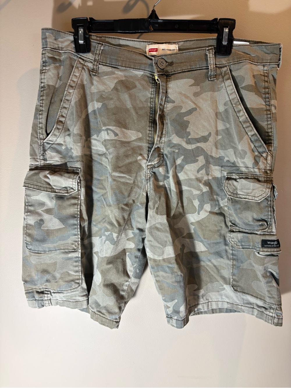 Wrangler Men's Camo Cargo Shorts - Green/Tan